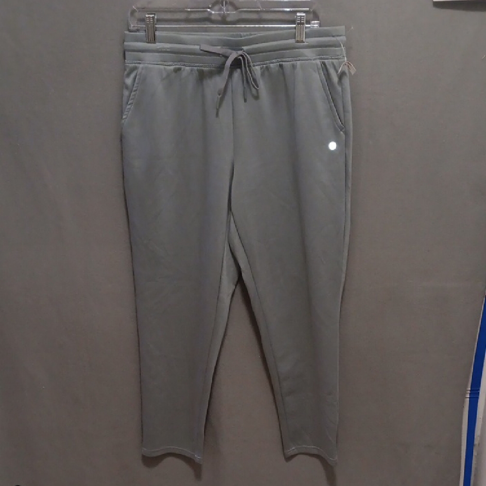 Apan Velvet SoftFeel Gray Tapered Sweatpants with Elastic Waistband.  Size Large
